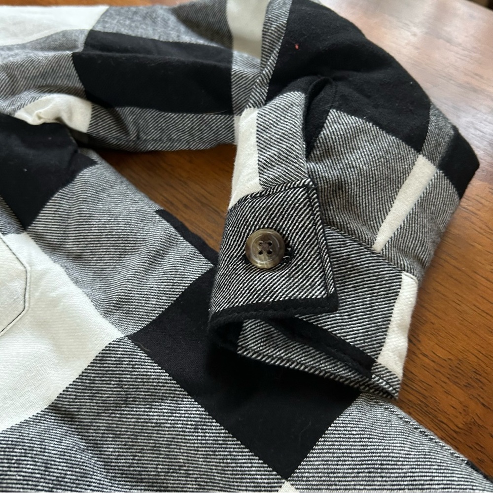 GAP Buffalo Plaid Shacket — Boy Size S 6-7 | Black & White | NWT - Picture 5 of 7